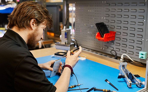 蘋果開放第三方維修   首次提供手機修理商iPhone原廠零件