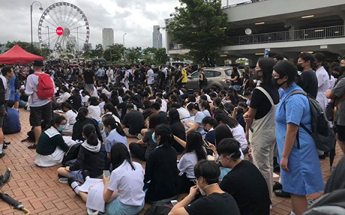 香港反送中三罷　學生擠爆中文大學百萬大道