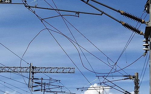 電車線斷落！台鐵新竹北湖站雙線不通