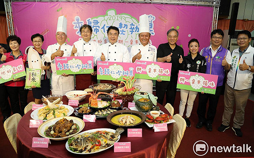 黃偉哲化身總舖師 邀大家來歸仁呷辦桌