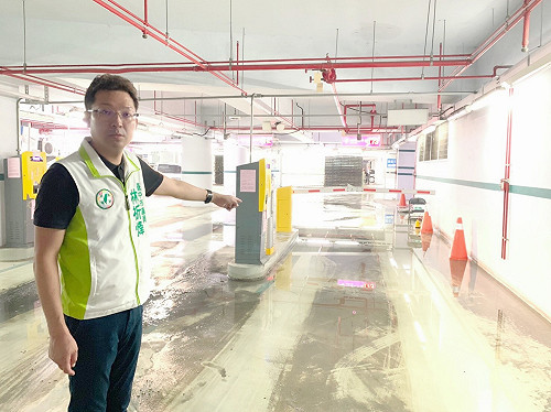 市政公園地下停車場積水未解決　議員批：效率差