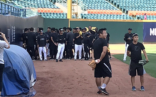 中職／桃猿5連敗戰績不振　洪總賽前罕見全隊集合