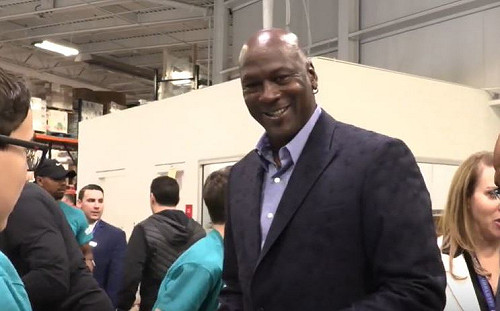 NBA／喬丹出售部分黃蜂股份　仍是最大股東