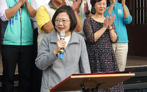 蔡總統：兩岸關係不挑釁不退讓　讓台灣人有尊嚴