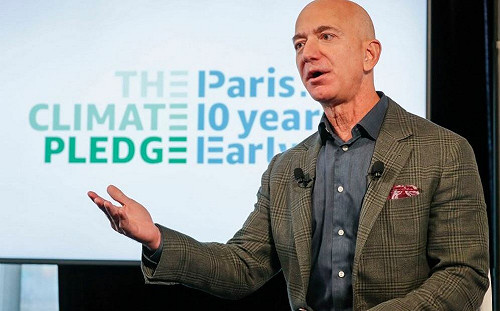 科技領袖回應槍擊 貝佐斯：川普槍火下展現極大勇氣