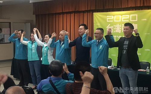 民進黨奇兵謝佩芬握手會  林飛帆率軍力挺