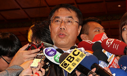 黃偉哲：聽說蔡賴已經在一個和善氣氛下見面