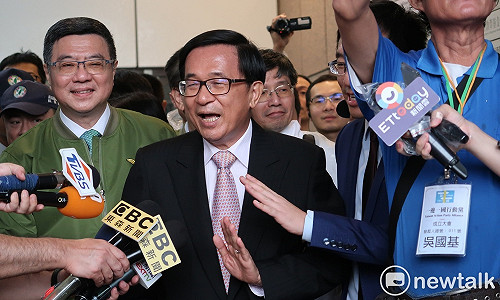 陳水扁11年後重回民進黨部：百感交集