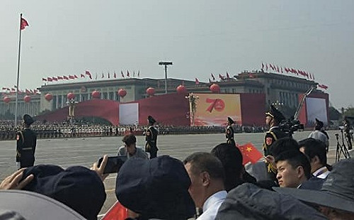 感動．激動．驕傲？！ 黃智賢看中共「國慶」淚潰堤