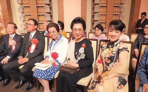 賀日皇即位 台灣將贈「櫻、榕、竹」由首相母親代表接受