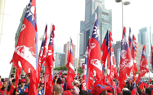 恐觸法？ 高雄國慶國旗上出現韓國瑜 韓辦辨稱：是創意