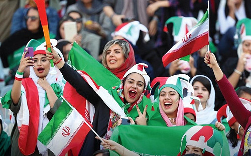 40年來首次 伊朗女性入場看足球賽