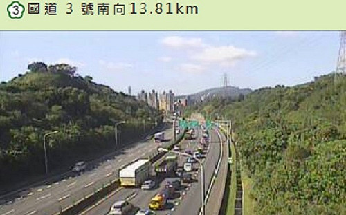 連假第2天國道車潮再現 國5恐塞到22:00後