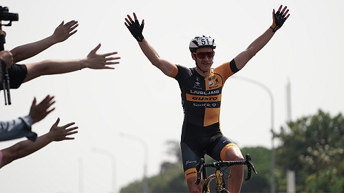 自行車／澳洲「大魔王」奪冠 台選手摘銀、銅