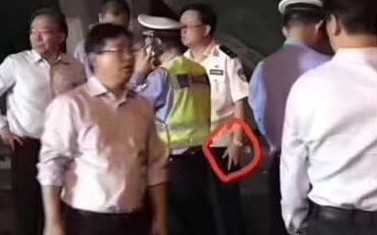 公安局長戴400萬名錶救災？ 陸警忙抓文章張貼者