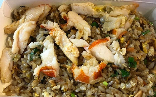 海鮮餐廳開通外送！客卻狂點炒飯　主廚哭笑不得：手很酸