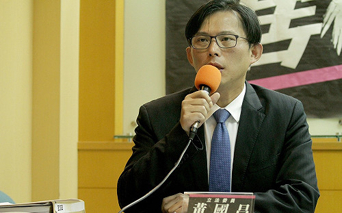 籲別和朱立倫一樣犯錯 黃國昌：韓國瑜帶職參選對市民不公平