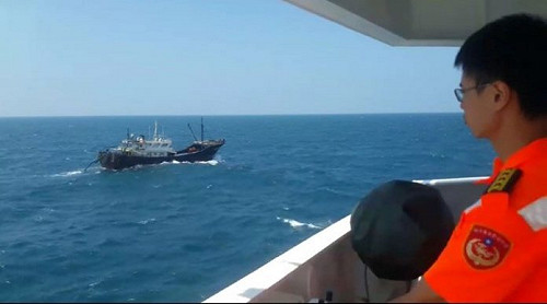 捍衛漁權　海巡署派遣高雄艦進駐澎湖護漁