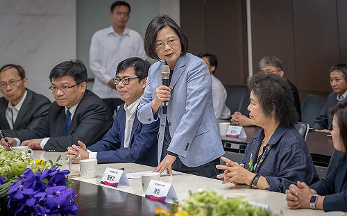 蔡英文：首長常不在或乾脆請假 團隊運作一定打折扣