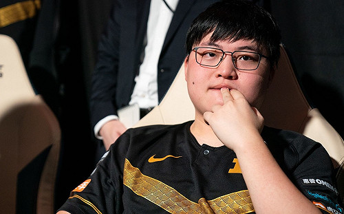 《英雄聯盟》自湖北省脫困！「小狗」Uzi重返RNG上海基地