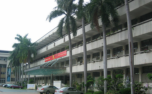 誰決定中一中「挖操場」蓋停車場？ 前交通局長痛批「顛倒是非」