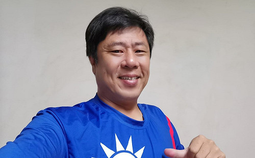 就是要挺！杏仁哥 : 有人包尿布挺韓造勢