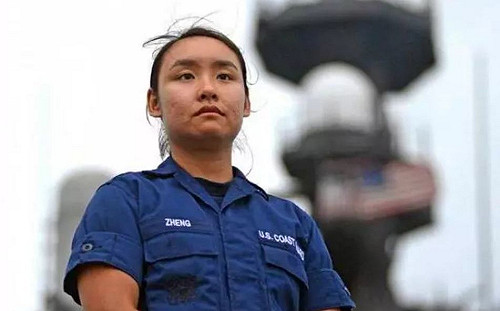 美國巡邏艦駛入黃海  船上中國女艦員她的任務是.....