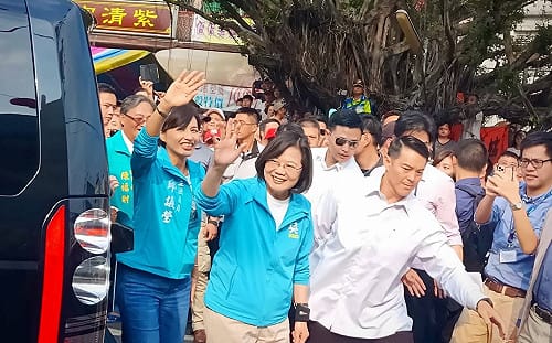 笑稱「陳其邁快被逼瘋了」  小英：青創升級就快有了！