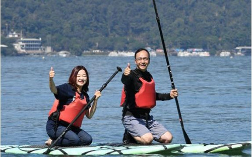 朱立倫助選馬文君  挑戰立槳推廣日月潭觀光