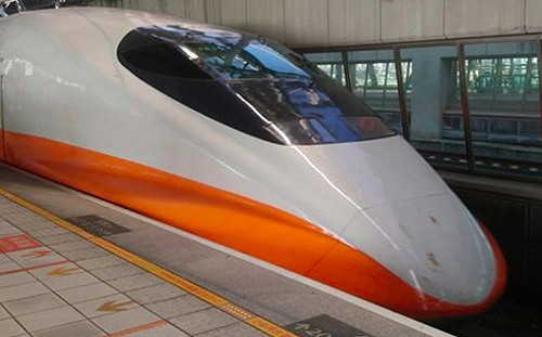 高鐵的車頭超髒怎麼洗？全場歪樓狂猜　真相曝光超訝異