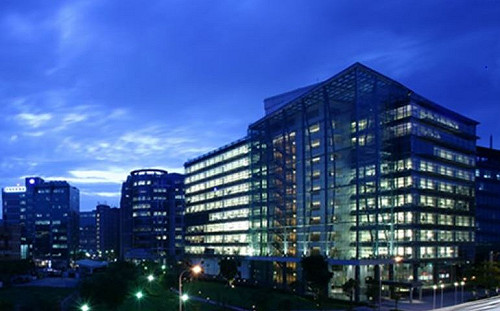 砸100億重金！鴻海參與亞太電信私募  放眼5G釋照、布局