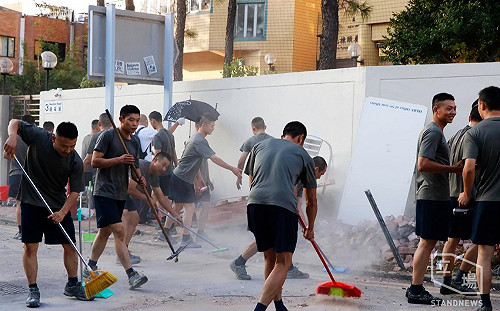 警訊！駐港解放軍出營 中國國防部稱公益活動「未違法」