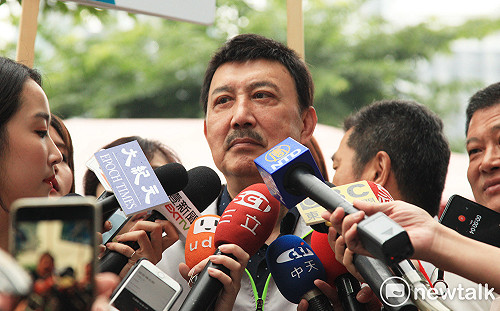 李余典挺女挑戰三重 余天：讓三重市民去公斷