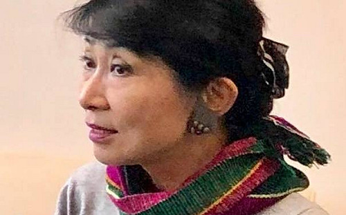 （影）香港「毛姨」飆罵港警可恥 「害死香港就是你們這種官」