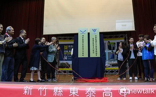 與東泰高中簽產學合作　閃電狼：今年起將加深與學校合作