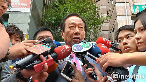 郭台銘怨沒BNT次世代疫苗 梁文傑諷:生意人自己開的支票賴到政府頭上