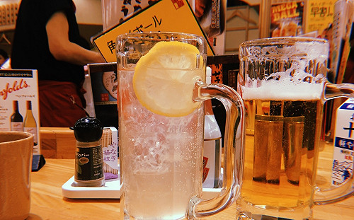 台灣半數人缺乏酒精代謝酵素！健康署：飲酒過量罹癌和失智風險大增