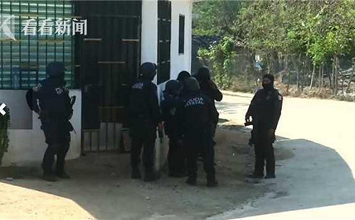 墨西哥小鎮警匪槍戰 4警殉職10歹徒喪命