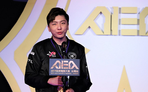 2019電競大賞》一鳴驚人！Rest勇奪年度最佳電競新人獎