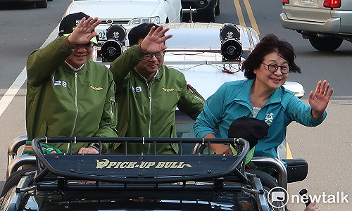 宣傳車遭陌生男子包圍  蘇治芬妹妹驚恐立即報案