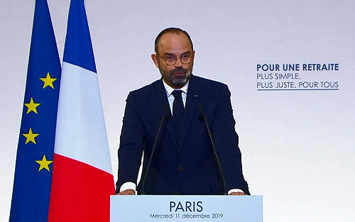 法政府讓步宣布年金新制難熄怒火 工會揚言持續罷工