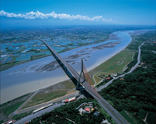 元旦假期取消20公里優惠!高公局採單一費率收費防塞車