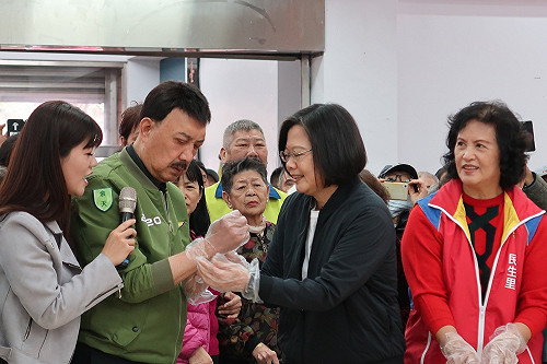 韓營提「兩顆子彈」重演？蔡英文拿連勝文中槍一事反擊