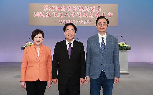 政見會首秀全程看稿  張善政：與賴清德是「難兄難弟」