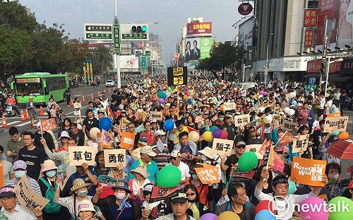 「遊行非終點，罷韓正開始」 公民割草「二階」蓄勢待發