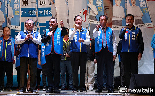 侯友宜郭台銘同台  力挺陳根德進立院