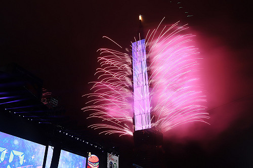 護理師的「跨年夜」畫面曝光！全場感動：還好有你們