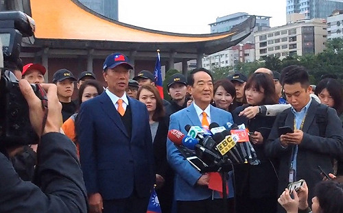 棄柯、韓保宋?郭台銘:「政黨票投3號、總統票投1號」