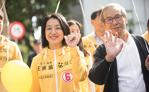 王婉諭辦親子泡泡趴  吳念真現身力挺：我支持媽媽參政