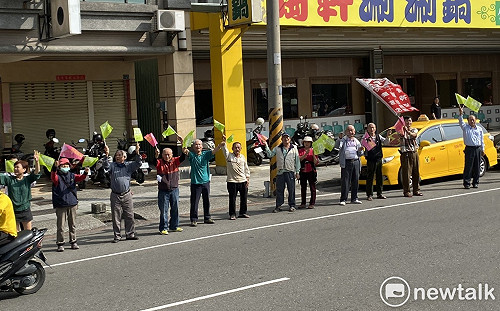 踏入韓國瑜地盤！蔡英文高雄車隊掃街展現高人氣